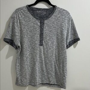🌸3/$20 Banana Republic Men’s Tshirt Large Henley Short Sleeve Slim Fit Grey